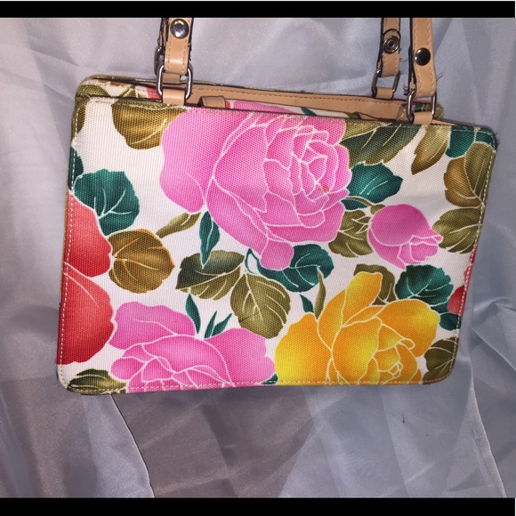 MC’s Roses Satchel - Picture 4 of 7